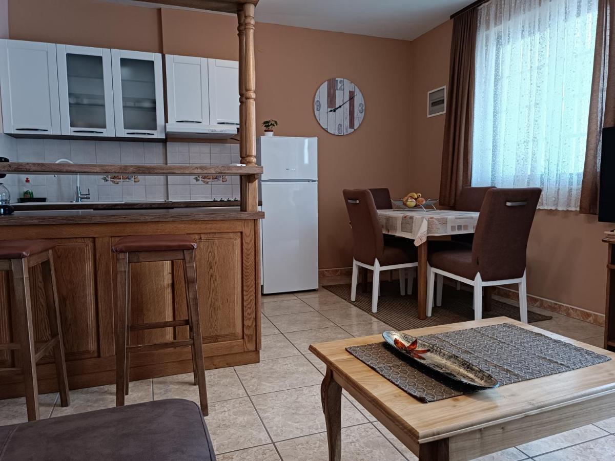Apartments Ivicek Porec Esterno foto