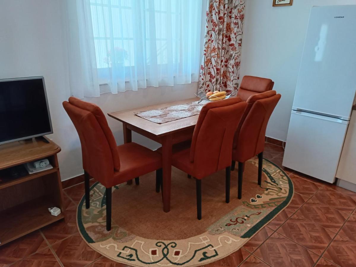 Apartments Ivicek Porec Esterno foto